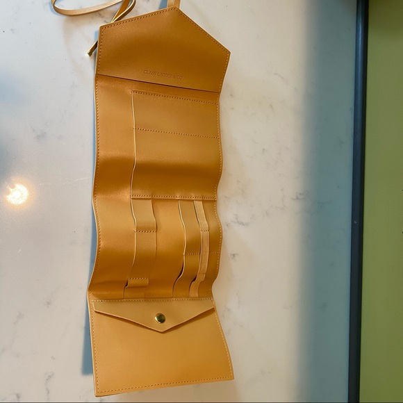 GLASS LADDER & CO. Tech Organizer Roll - Picture 4 of 6